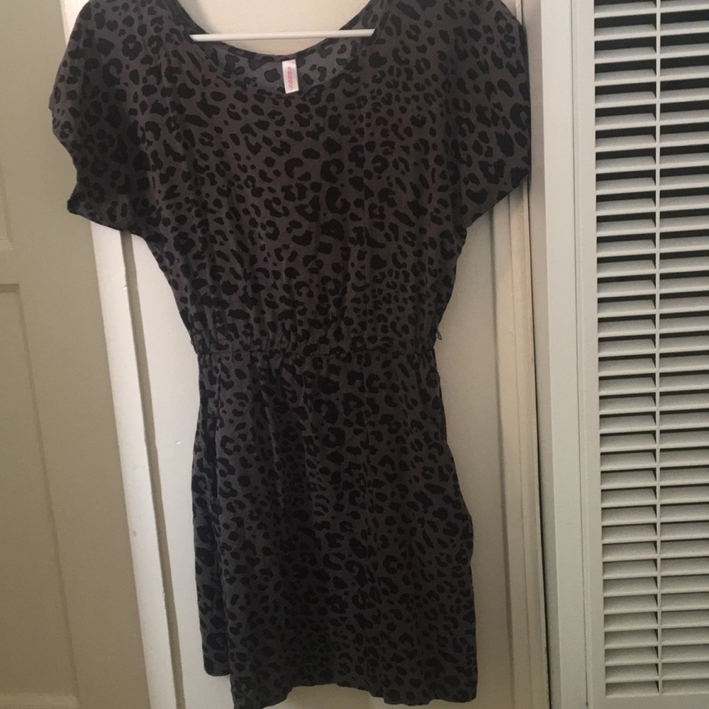 Leopard pocketed short dress